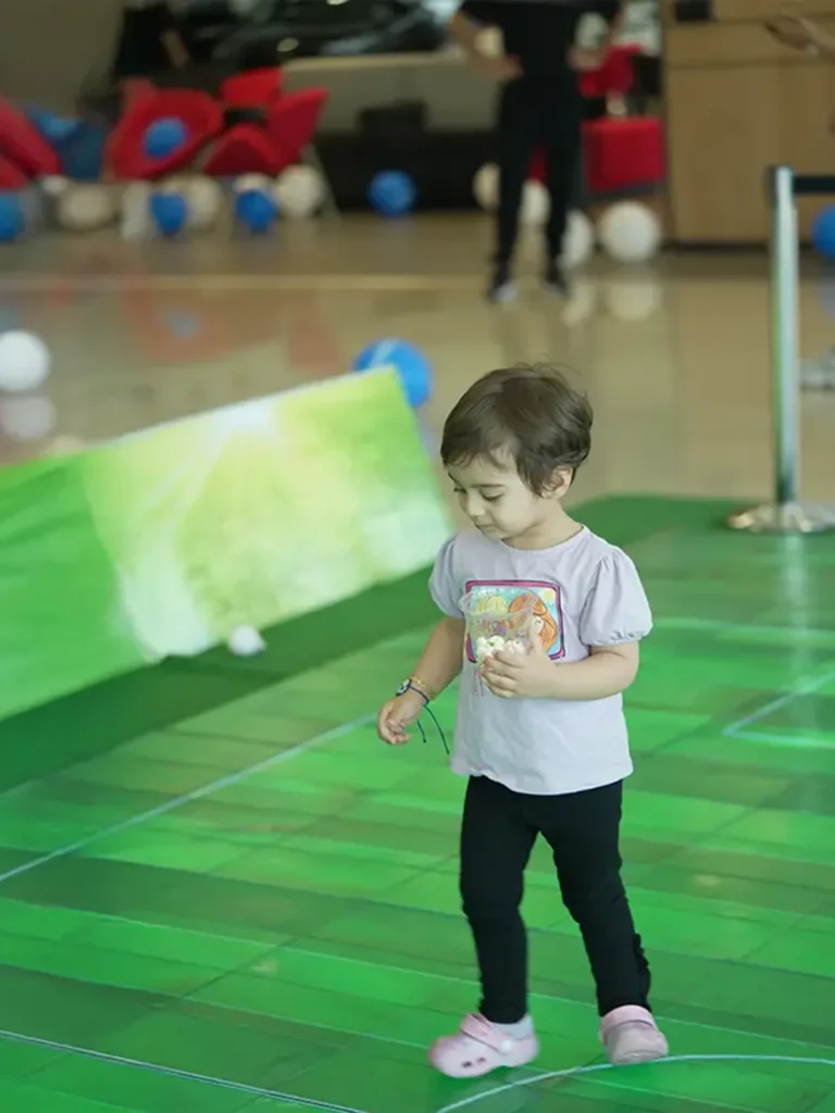 Etkinlik için dikey LED oyun alanı kiralama – MyWork Events